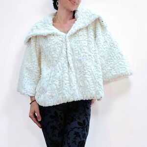 Collectioneighteen Elegant Creamy White Faux Fur Jacket